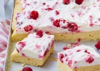 Fantakuchen mit Himbeercreme