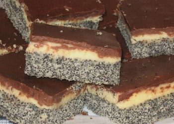 Mohnkuchen mit Vanillecreme und Schoko (leckerer Blechkuchen, schmeckt lecker, gelingt immer)