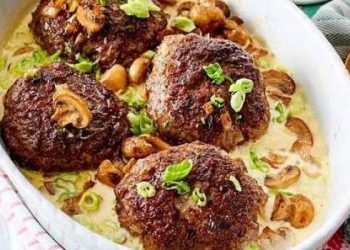 Ofenfrikadellen in Champignon Rahm