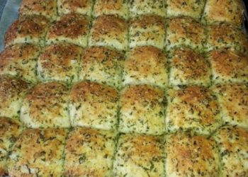 Selbstgebackenes Knoblauchbrot