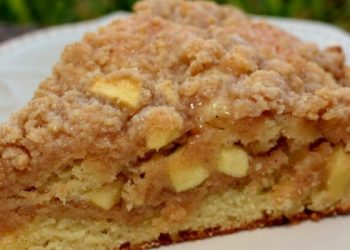 Apfel-Blechkuchen mit Zimt-Streuseln