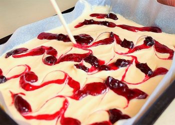 Blitz Kirschkuchen in 10 Minuten im Ofen