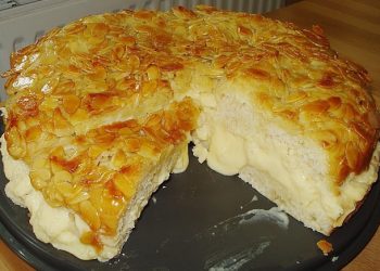 Großmutters Bienenstich