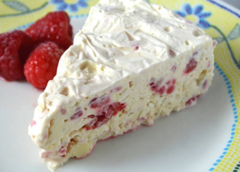 Himbeer Eistorte mit Frischkäse