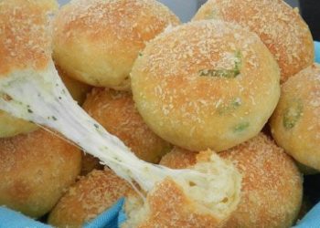 Knoblauch Mozzarella Brötchen