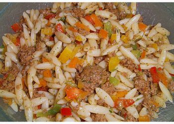 Kritharaki Salat mit Hackfleisch, der süchtig macht