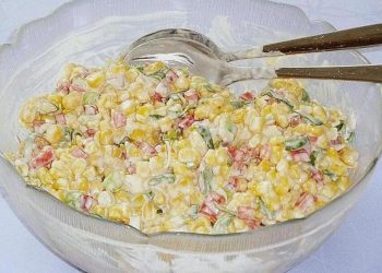 Mais Paprikasalat mit Sauerrahmdressing