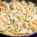 Nudeln & Hähnchen in sahniger Käsesauce