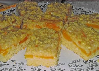 Pfirsichschnitten mit Streuseln