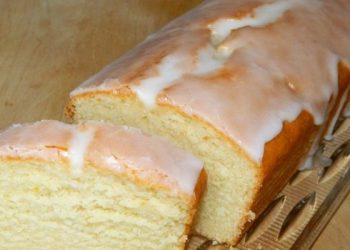 Saftiger Zitronenkuchen