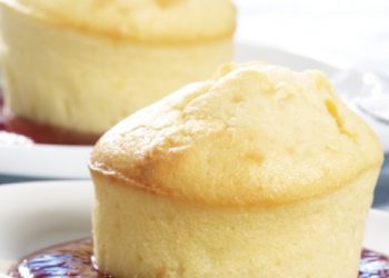 Schmandmuffins mit Himbeerspiegel