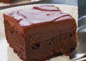 Schnelle Schoko-Nuss-Torte