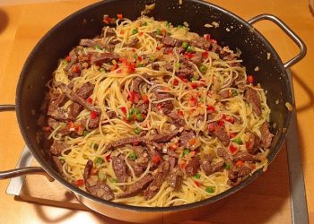 Spaghetti-Rindersteakhüfte Topf