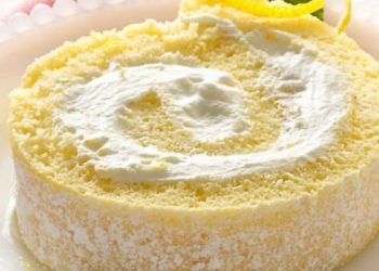 Zitronen Biskuitrolle