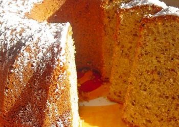 Saftiger Nuss – Joghurt – Gugelhupf