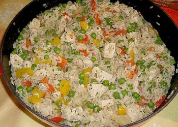 Reispfanne mit Gemüse und Hühnchen