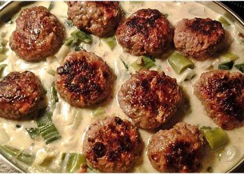 Frikadellen in Gemüse-Sahne-Sauce, Ganz einfach