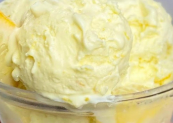 Hausgemachtes Zitroneneis ohne Eismaschine: lecker und duftend