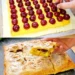 Blätterteigkuchen mit Creme und Amarena-Kirschen: Die süße Leckerei für den letzten Moment.