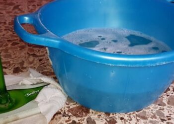 Ja, Backpulver reinigt und lässt Fliesen glänzen: So verwenden Sie es