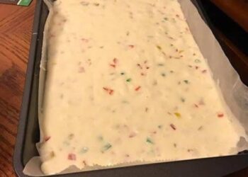 NOUGAT-RIEGEL AUS VIER ZUTATEN