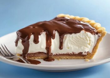 Banana Split Torte – Einfach & ohne Backen!