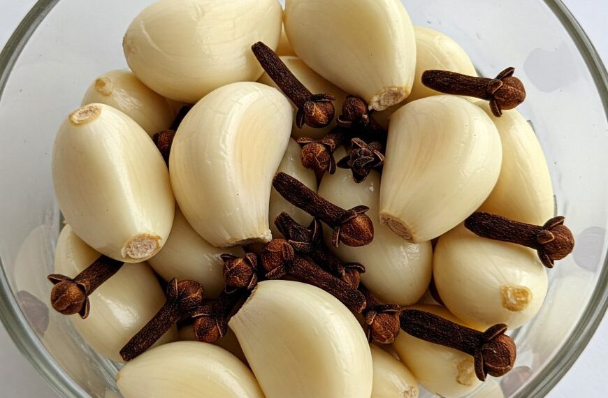 Die Tugenden der Mischung aus Nelken, Knoblauch und Honig