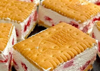 Schnelle Erdbeer-Nachspeise in nur 10 Minuten