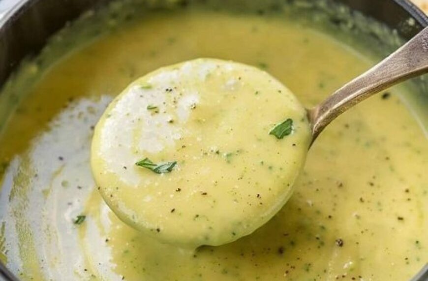 Cremige Zucchini Suppe mit Knoblauch gut zum abnehmen