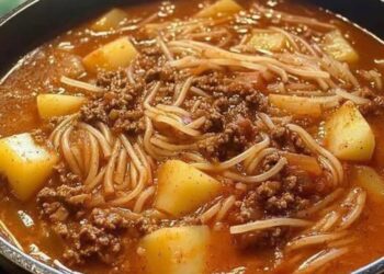 Fideo mit Kartoffeln und Hackfleisch