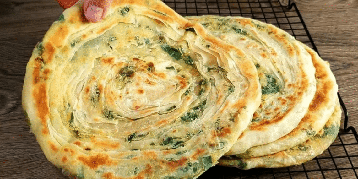 Dieses Brot kann man nicht im Supermarkt kaufen! Es ist das beste Flachpannenbrot, das ich je gegessen habe.