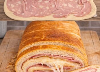 Diese gefüllte Käse-Schinken-Brotrolle lohnt wirklich jede Minute!
