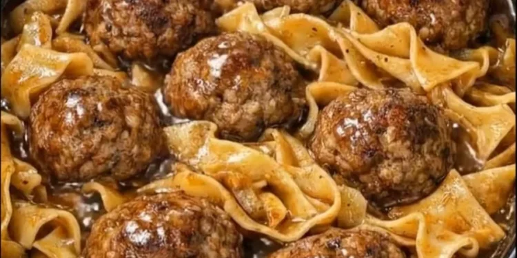 4-Zutaten Slow Cooker Meatball Nudeln