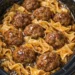 4-Zutaten Slow Cooker Meatball Nudeln