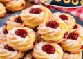 Vanille-Puddingplätzchen mit Marmelade
